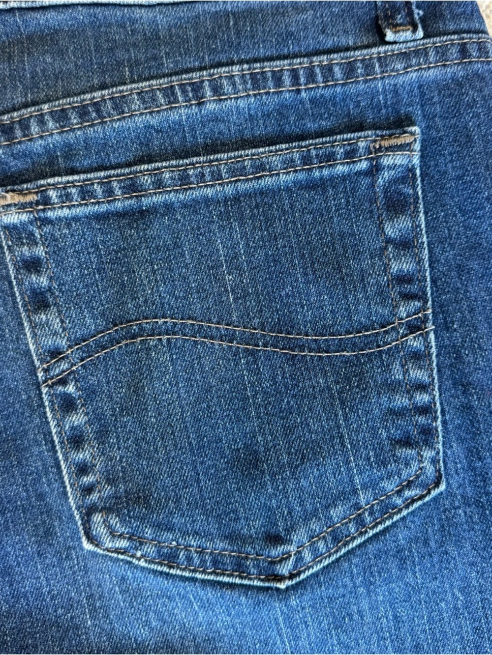 Lee Women’s Size 12 Long - On Waist - Straight Leg Jeans - Classic Blue Denim - Picture 6 of 11